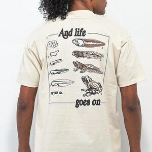 oversized skateboarding t-shirt